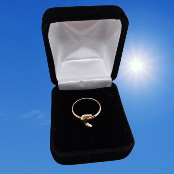 Gold Tone Crescent Moon Ring Size 6 - Picture 2 of 6